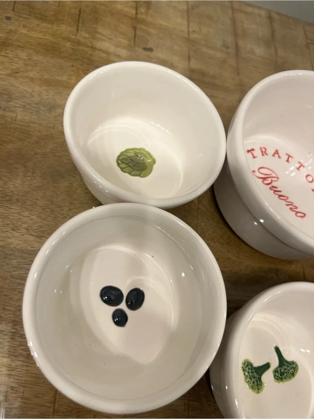 the Pottery Barn Pizza Buono Condiment Set